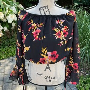 Guess off the shoulder blouse
